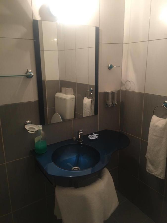 Hotel Dinastia Пітешть Екстер'єр фото
