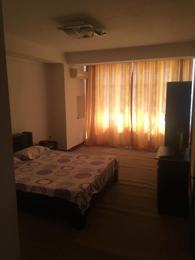Hotel Dinastia Пітешть Екстер'єр фото
