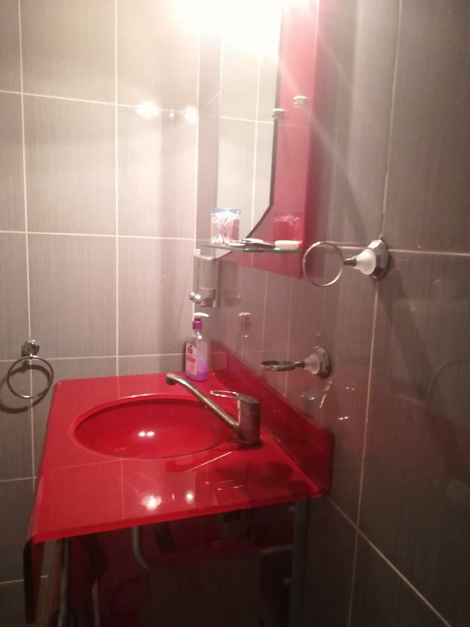 Hotel Dinastia Пітешть Екстер'єр фото